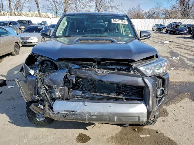 Toyota 4Runner Se Image 8