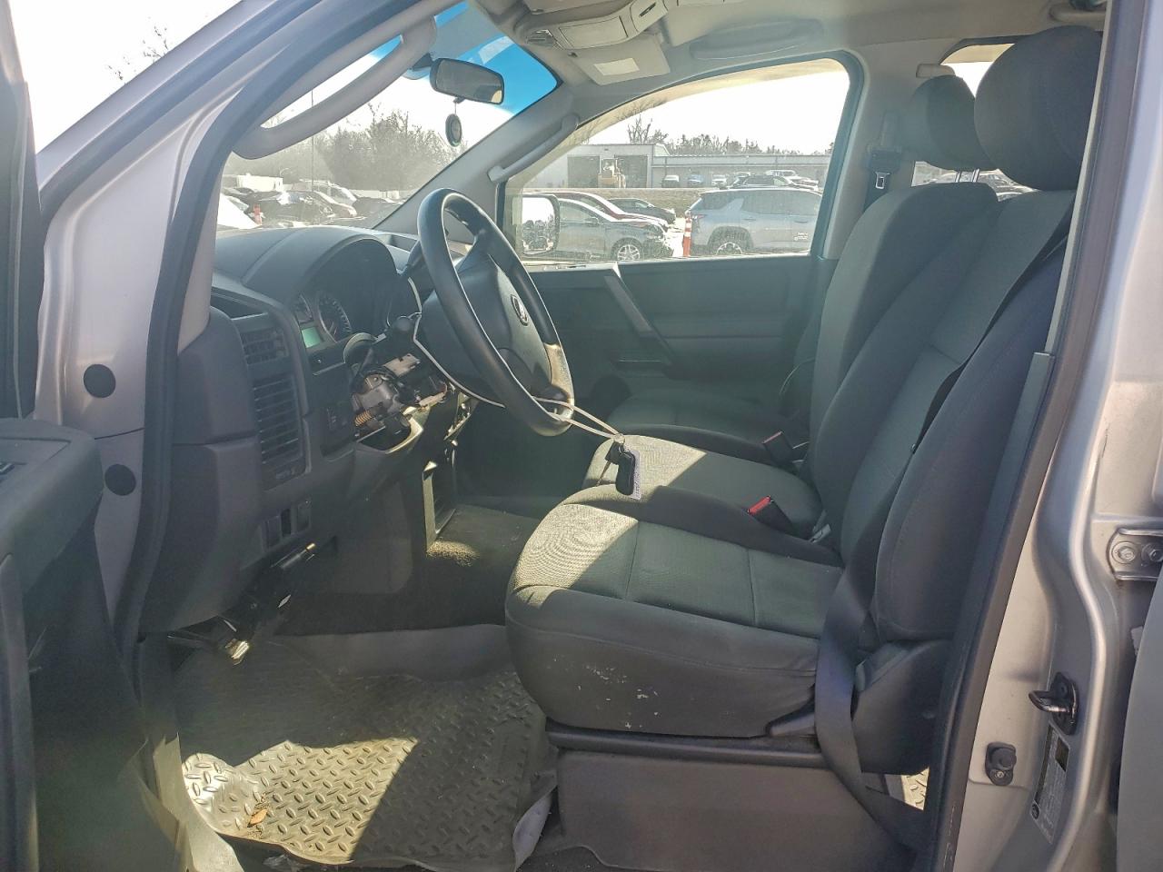 Nissan Titan S Image 3