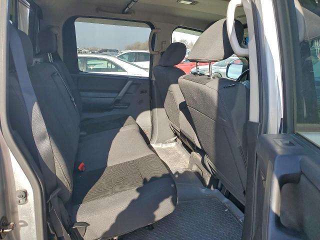 Nissan Titan S Image 2