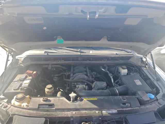 Nissan Titan S Image 7