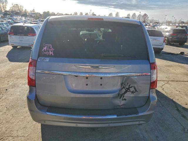 Chrysler Minivan Touring L Image 6