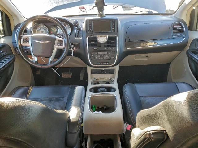 Chrysler Minivan Touring L Image 9