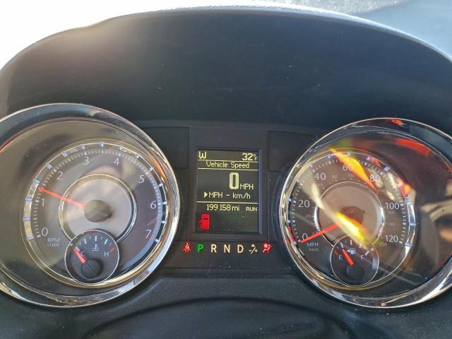 Chrysler Minivan Touring L Image 2