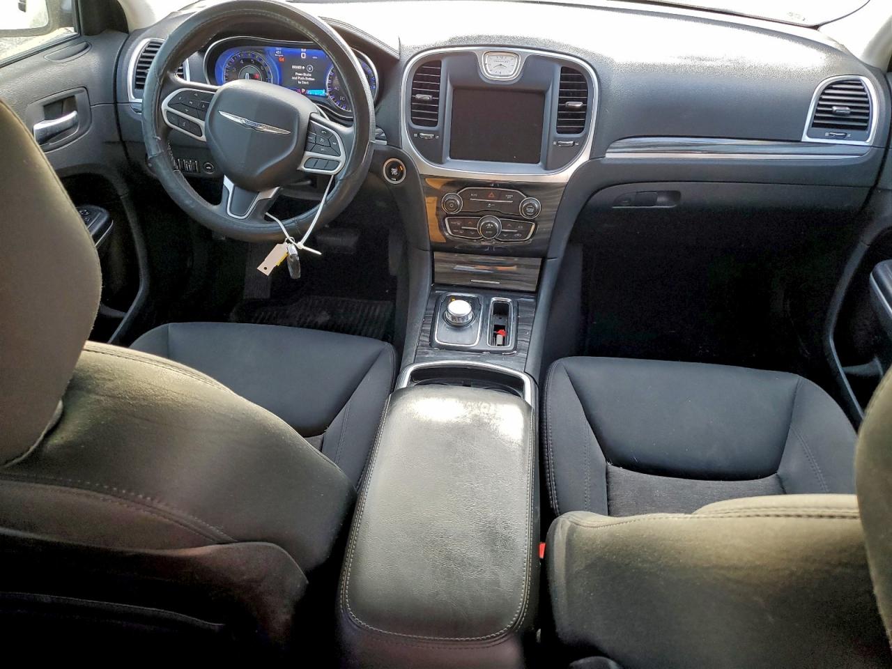 Chrysler 300 Touring Image 5