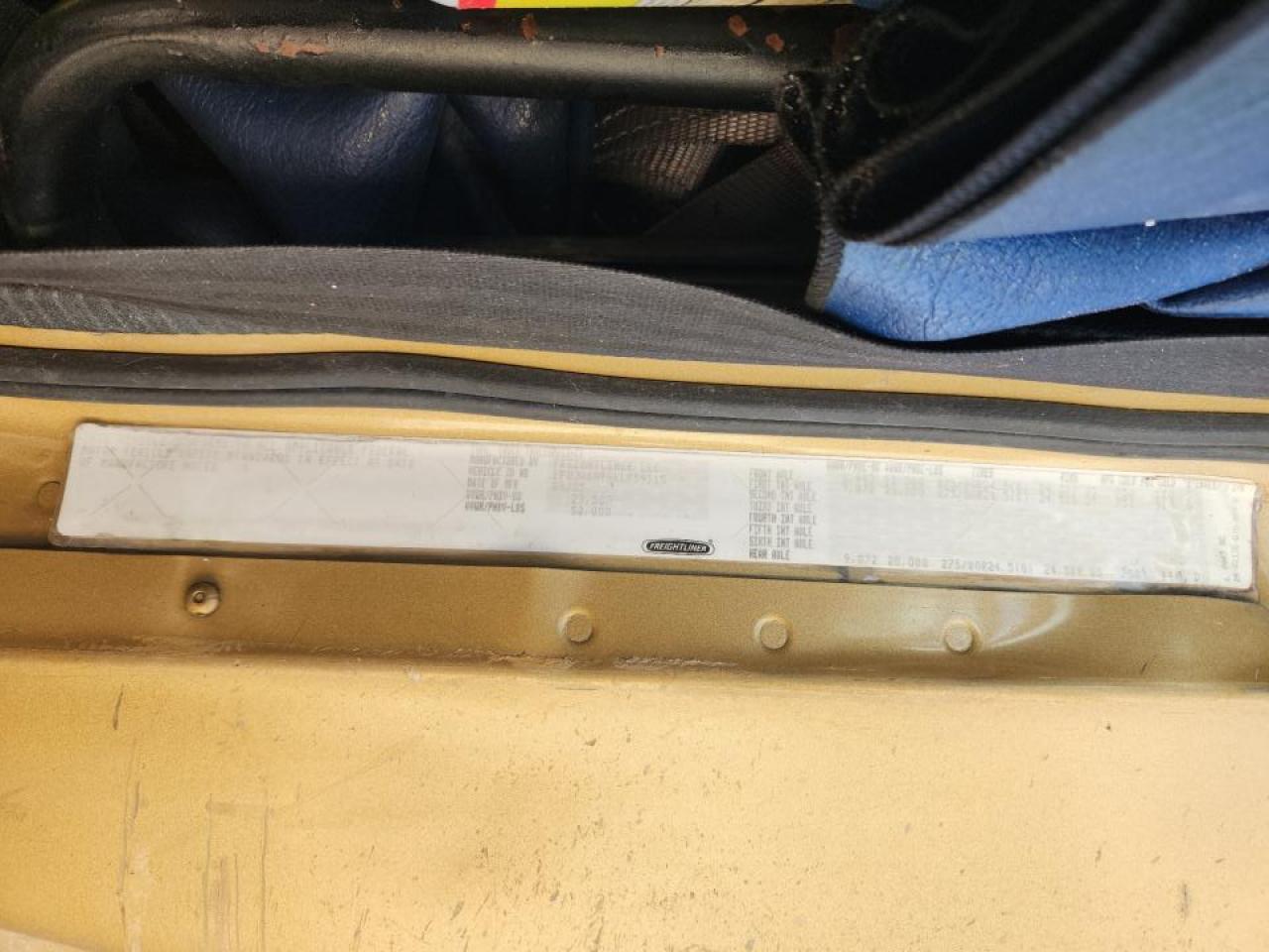 Freightliner Columbia Columbia Image 7