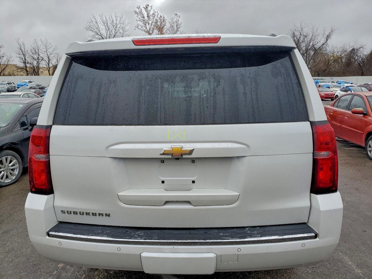 Chevrolet Suburban K1500 Ltz Image 2