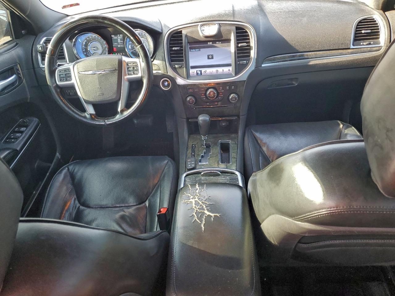 Chrysler 300 Image 6