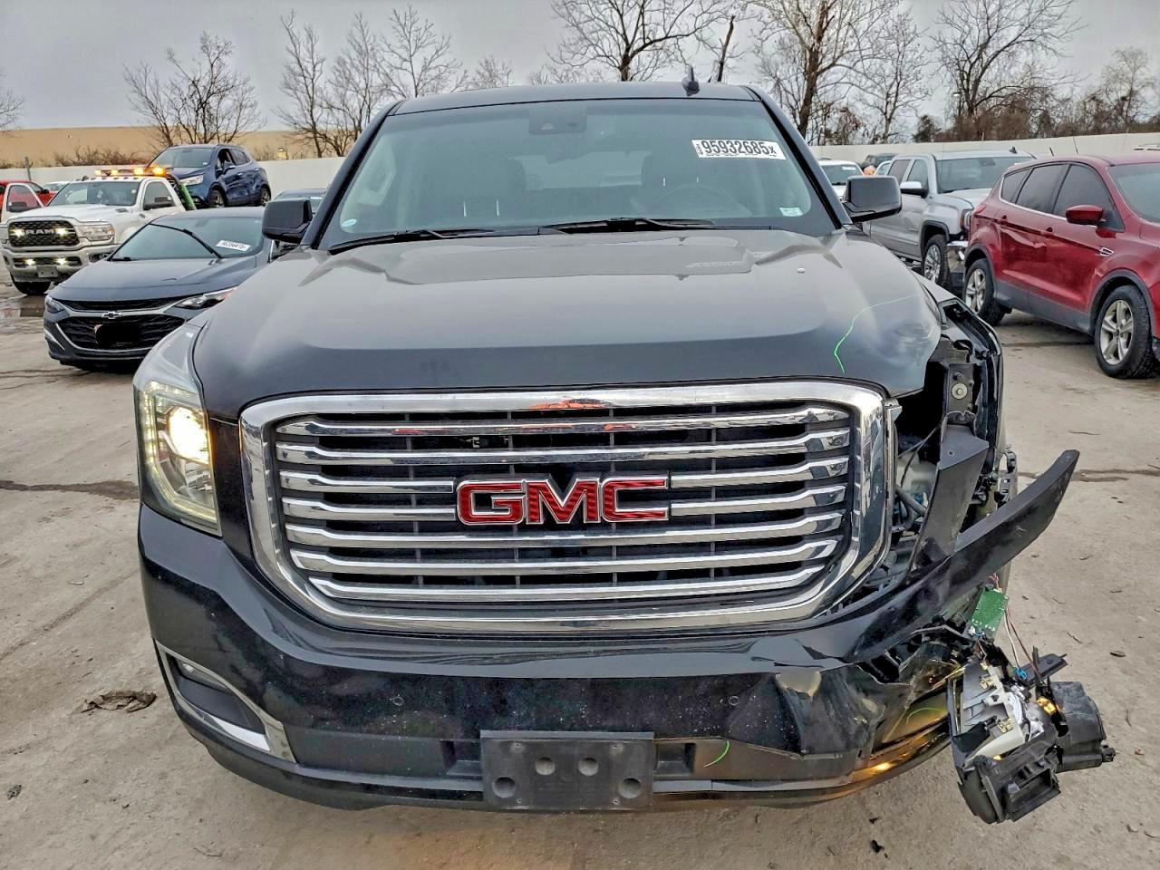 GMC Yukon Slt Image 3