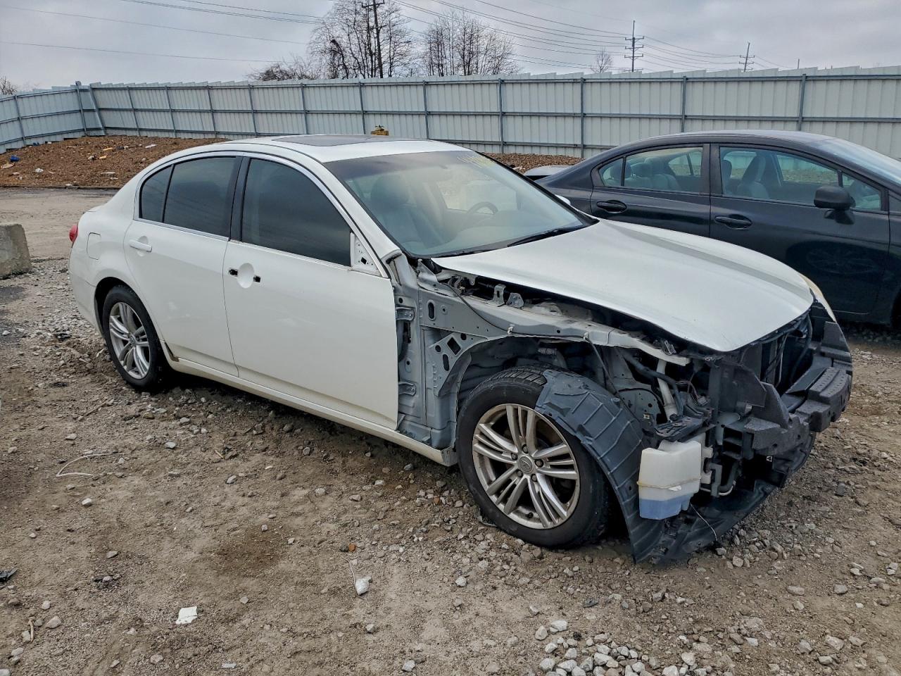 INFINITI G25 Image 3