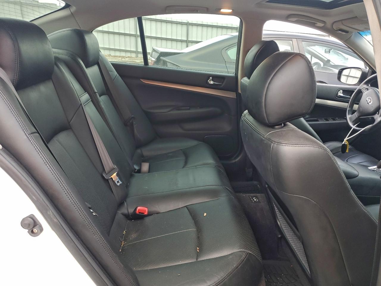 INFINITI G25 Image 4