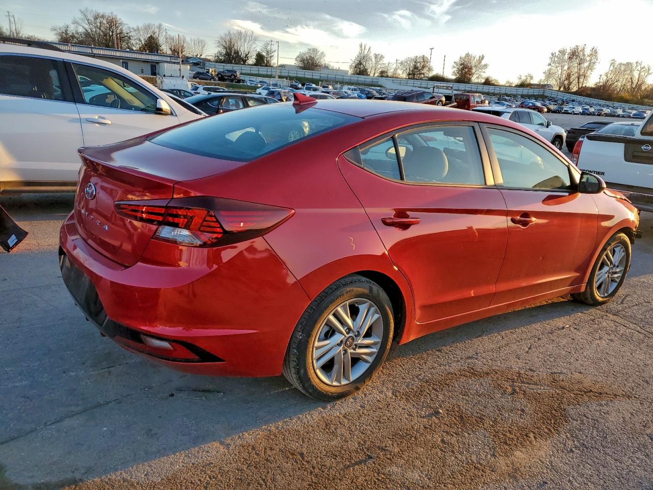 Hyundai ELANTRA Sel Image 13