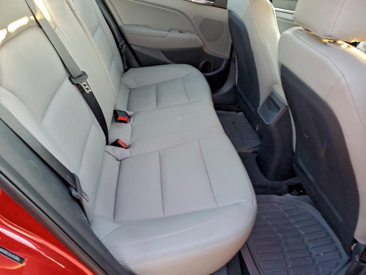 Hyundai ELANTRA Sel Image 8