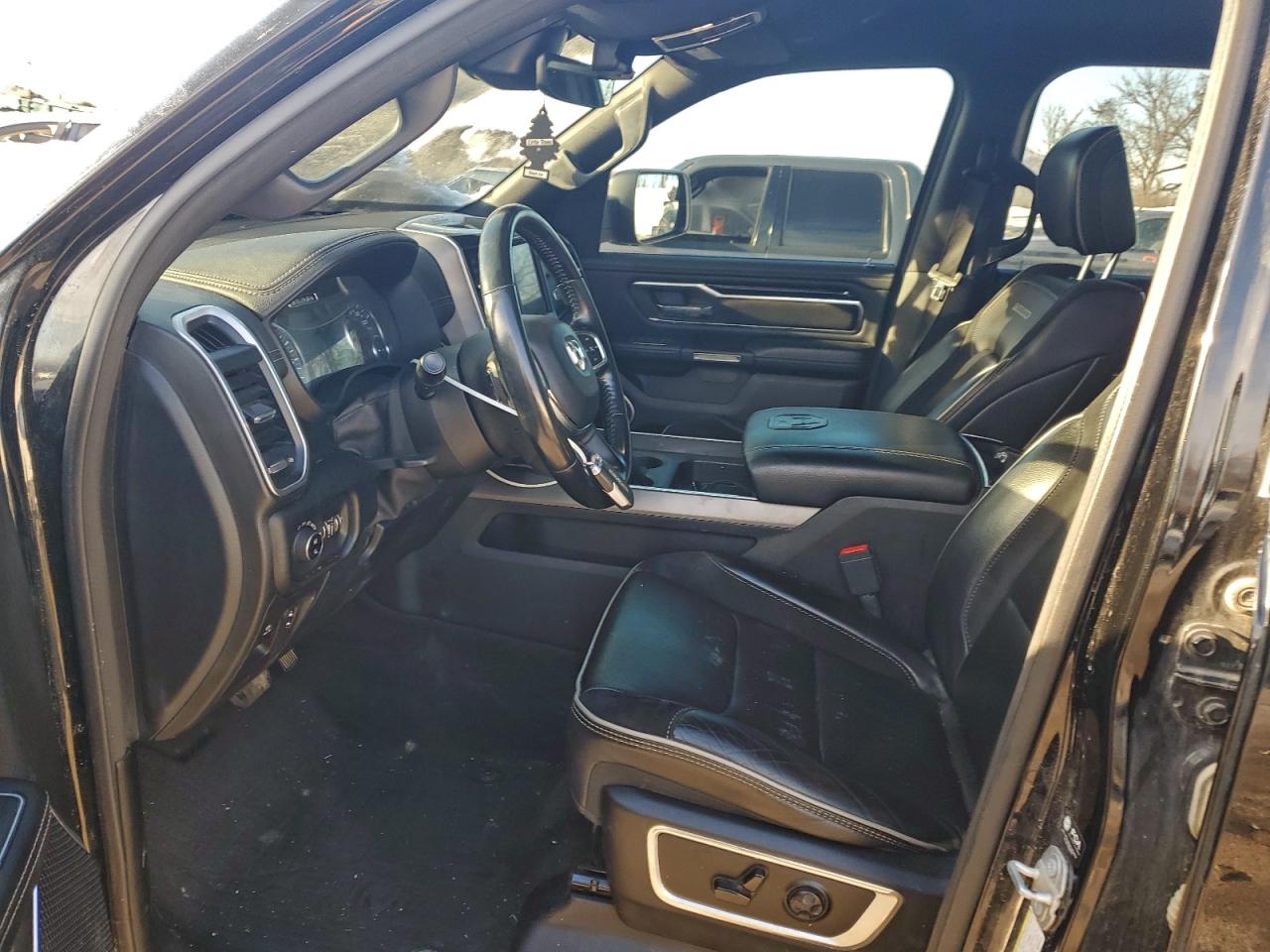 Ram 1500 Laramie Image 10