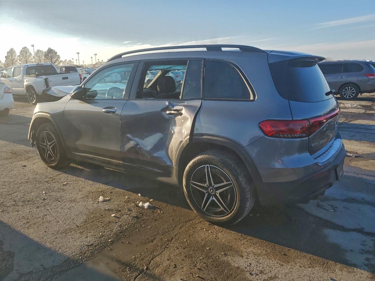 Mercedes-Benz EQB 300 4matic Image 10