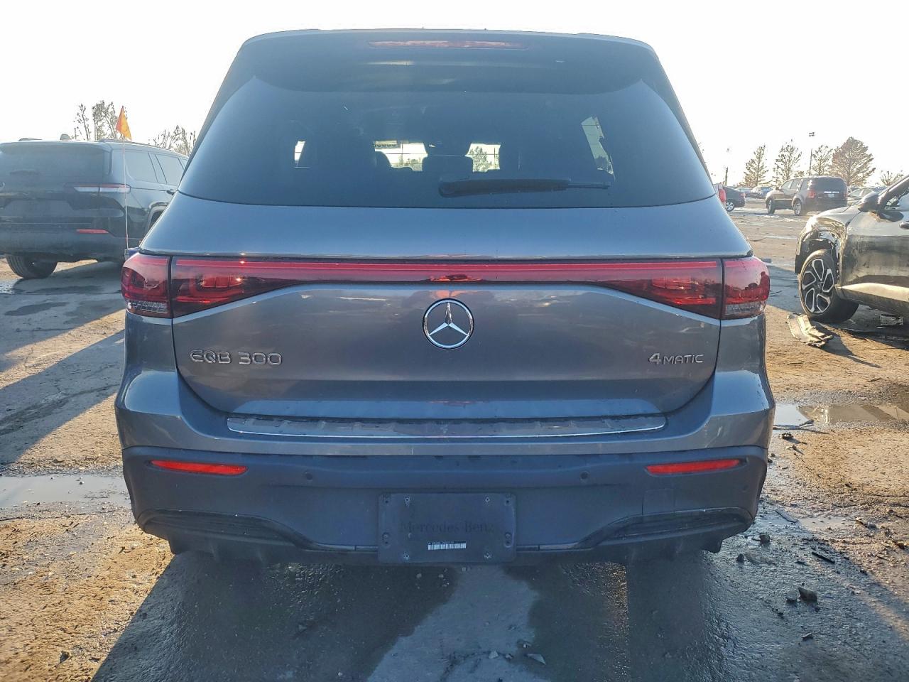 Mercedes-Benz EQB 300 4matic Image 5