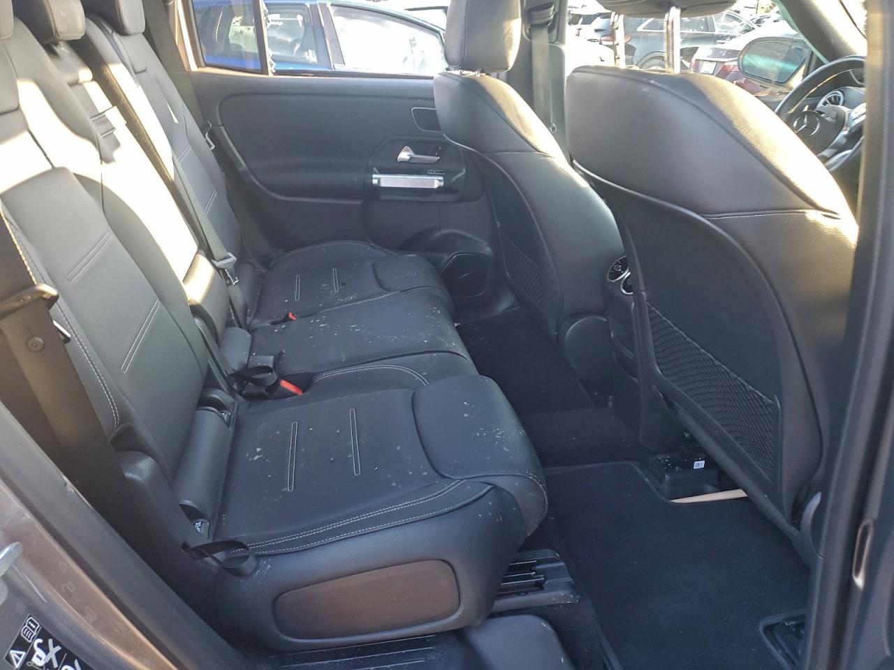 Mercedes-Benz EQB 300 4matic Image 6