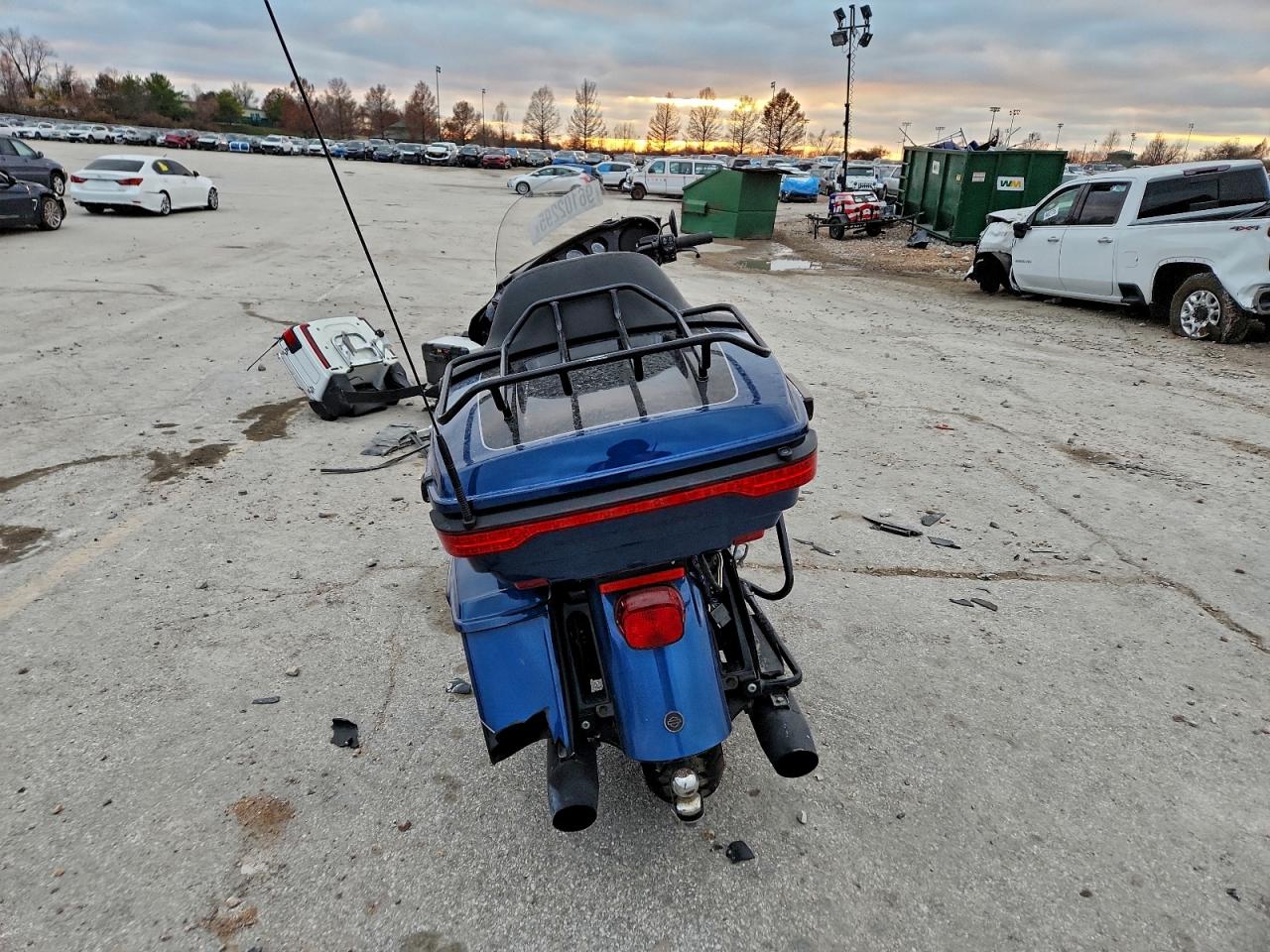 Harley-Davidson Fl Image 3