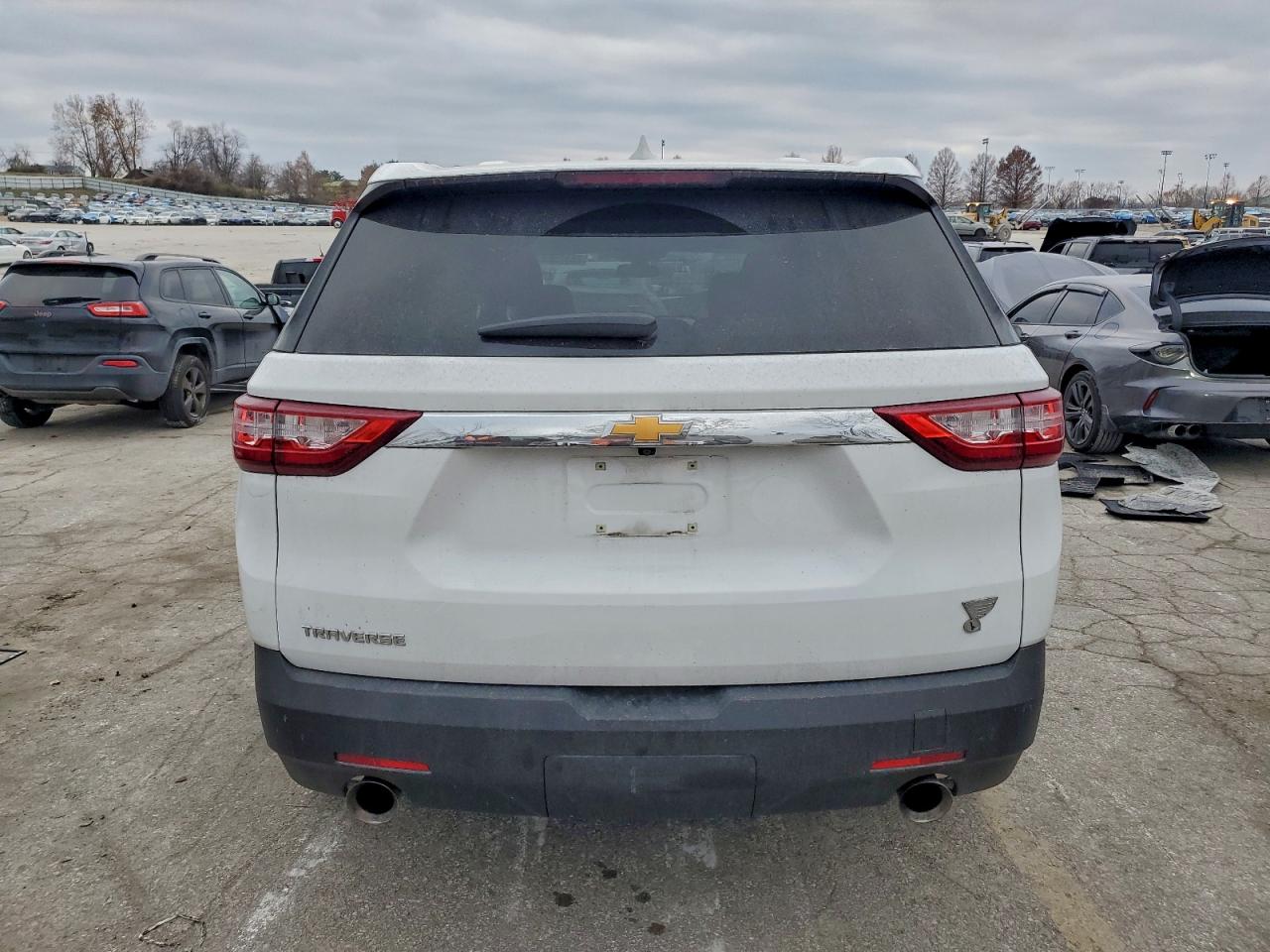 Chevrolet Traverse Ls Image 6