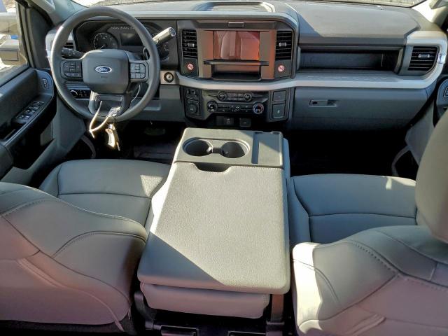 Ford F-250 Super Duty Image 9