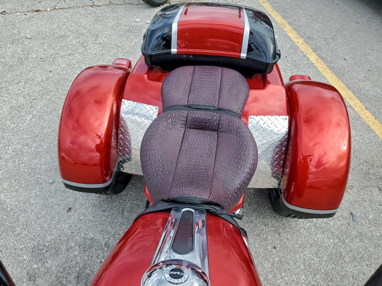 Harley-Davidson Flhtcutgse Image 8